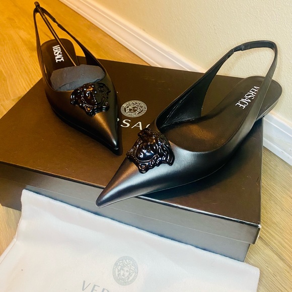 NEW! VERSACE Black Calf Leather La Medusa Slingback Pointed Toe Flats - Picture 3 of 17